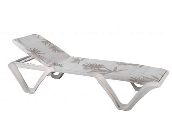 Шезлонг Eva Pro - Lara Costafreda - Sand Palms: фото - магазин CANVAS outdoor furniture. Шезлонг Eva Pro - Lara Costafreda - Sand Palms: фото - магазин CANVAS outdoor furniture.