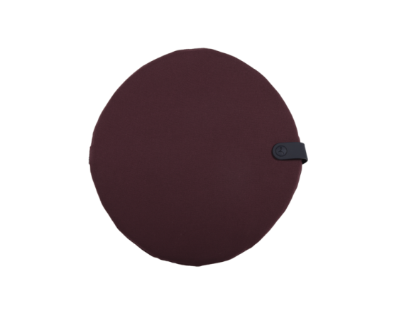 Подушка Color Mix Cushion 40 Burgundy: фото - магазин CANVAS outdoor furniture. Подушка Color Mix Cushion 40 Burgundy: фото - магазин CANVAS outdoor furniture.
