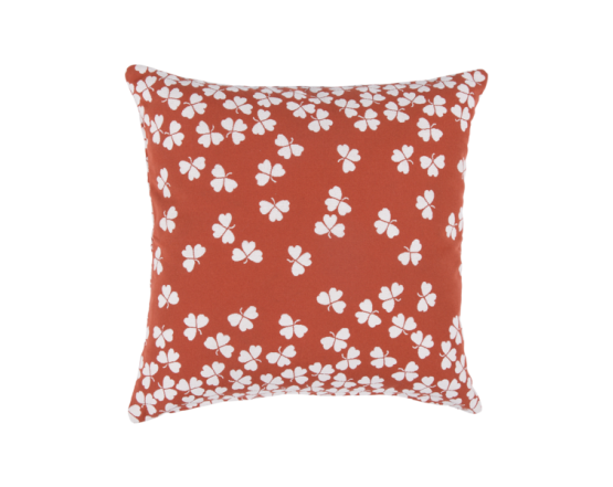 Подушка Trefle Cushion 44x44 Red Ochre: фото - магазин CANVAS outdoor furniture. Подушка Trefle Cushion 44x44 Red Ochre: фото - магазин CANVAS outdoor furniture.