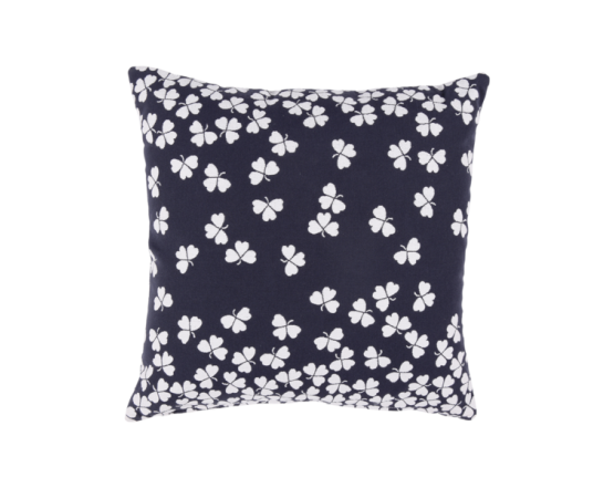 Подушка Trefle Cushion 44x44 Deep Blue: фото - магазин CANVAS outdoor furniture. Подушка Trefle Cushion 44x44 Deep Blue: фото - магазин CANVAS outdoor furniture.