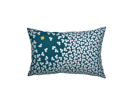 Подушка Trefle Cushion 68x44 Duck Blue: фото - магазин CANVAS outdoor furniture. Подушка Trefle Cushion 68x44 Duck Blue: фото - магазин CANVAS outdoor furniture.
