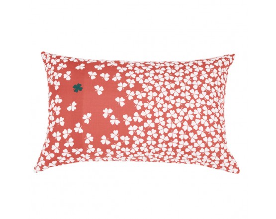 Подушка Trefle Cushion 68x44 Capucine: фото - магазин CANVAS outdoor furniture. Подушка Trefle Cushion 68x44 Capucine: фото - магазин CANVAS outdoor furniture.
