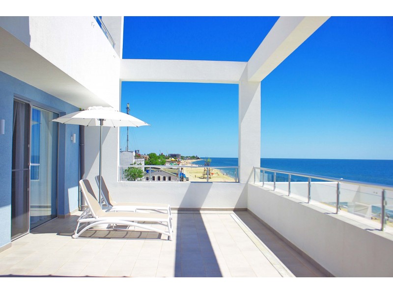   Затока  - Готель " Монкастро "  : фото - магазин CANVAS outdoor furniture.