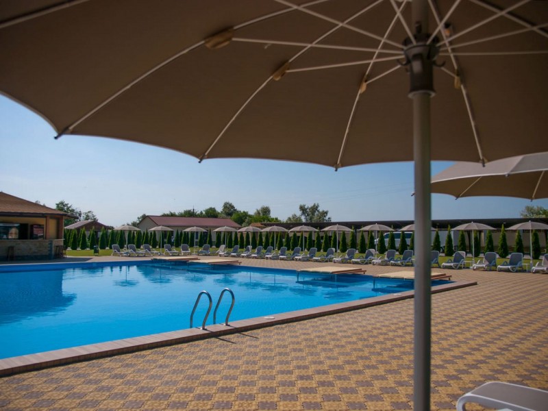 м. Херсон - Туристичний комплекс з рестораном і басейном " Забарине ": фото - магазин CANVAS outdoor furniture.